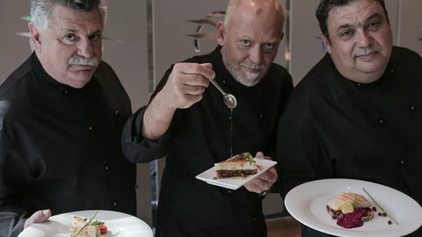 Η AEGEAN σερβίρει αυθεντική ελληνική κουζίνα